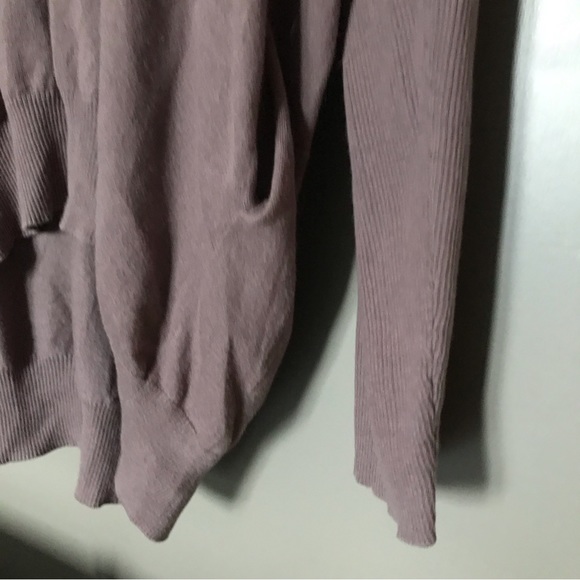 Unique cowled sweater. Women’s - Picture 5 of 7